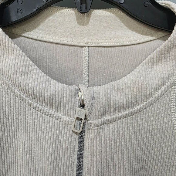 Lululemon Women’s Size 8 Cream Ribbed Bomber Jacket Cropped Zip-Up - Picture 2 of 9